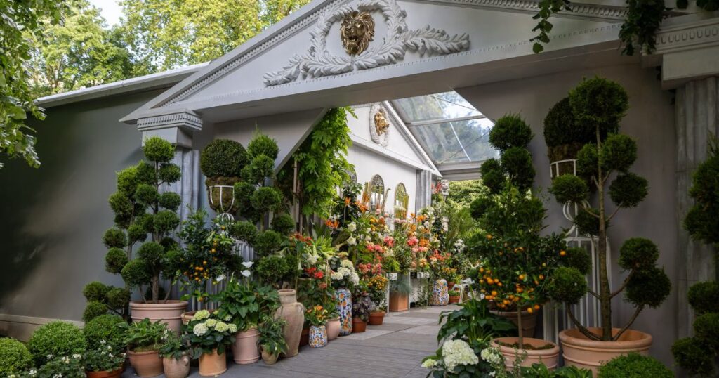 hotels close to chelsea flower show